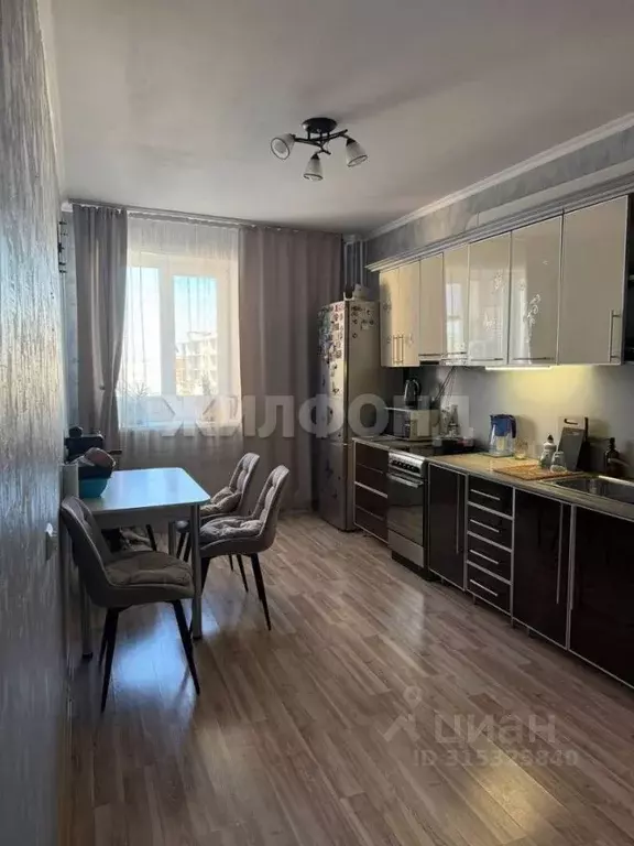3-к кв. Хакасия, Абакан ул. Кирова, 120к2 (92.4 м) - Фото 0