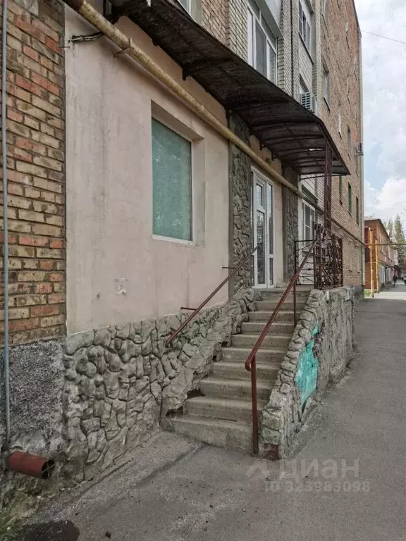 Помещение свободного назначения в Ростовская область, Гуково ул. ... - Фото 2