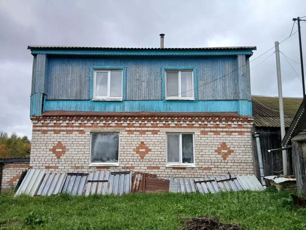 Дом в Пермский край, Оханский муниципальный округ, д. Половинка  (135 ... - Фото 0