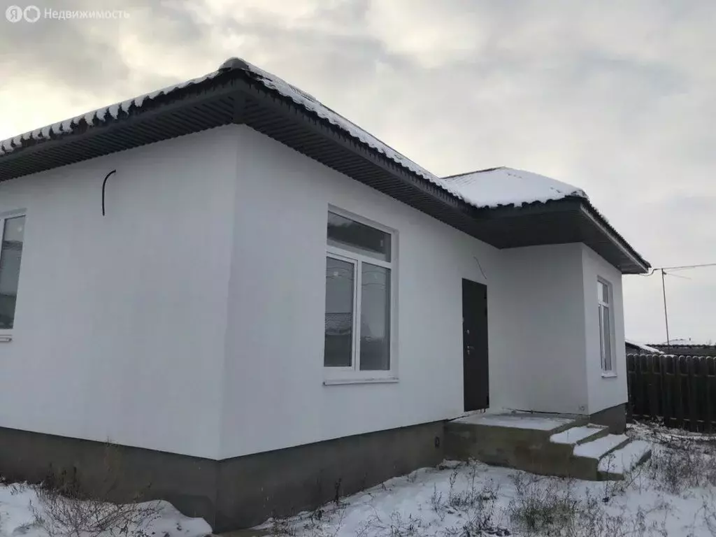 Дом в село Лопатино, Заречная улица, 89Б (105 м) - Фото 1