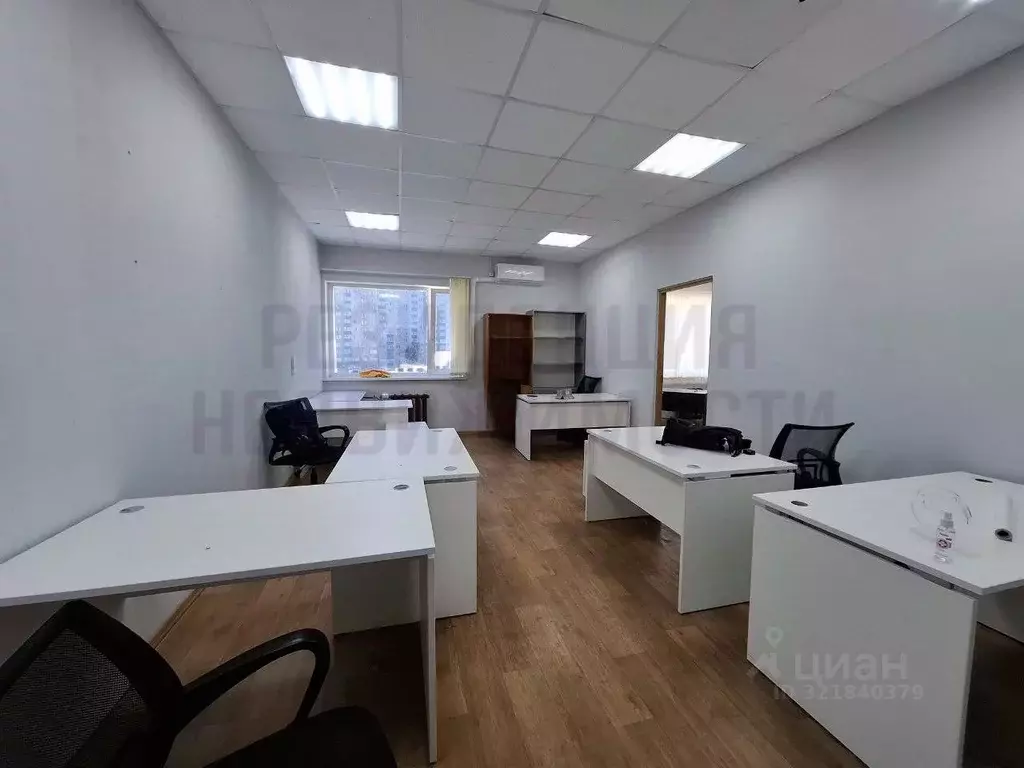 Офис в Самарская область, Самара Революционная ул., 70с3 (100 м) - Фото 1