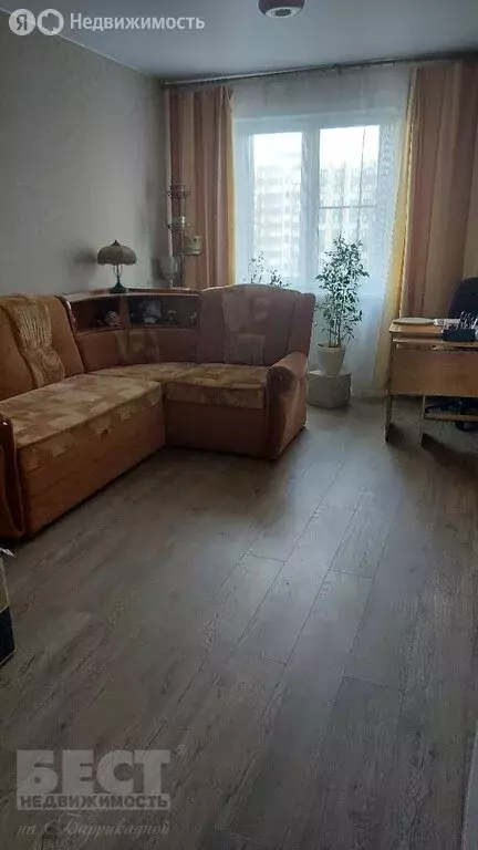 2-комнатная квартира: Пирогово, улица Сурикова, 1 (60 м) - Фото 1