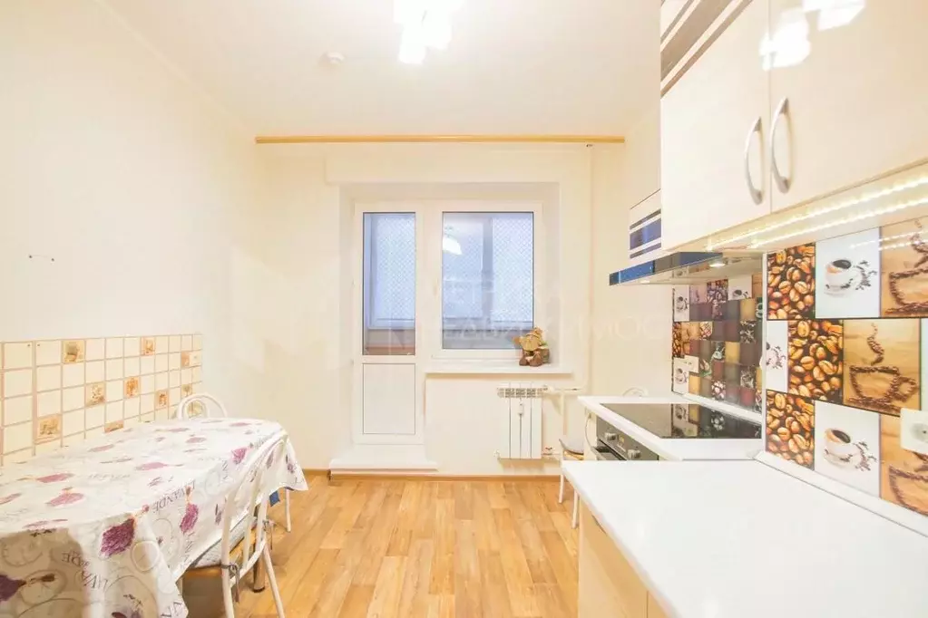 2-к кв. Тюменская область, Тюмень ул. Арктическая, 7к1 (50.2 м) - Фото 0