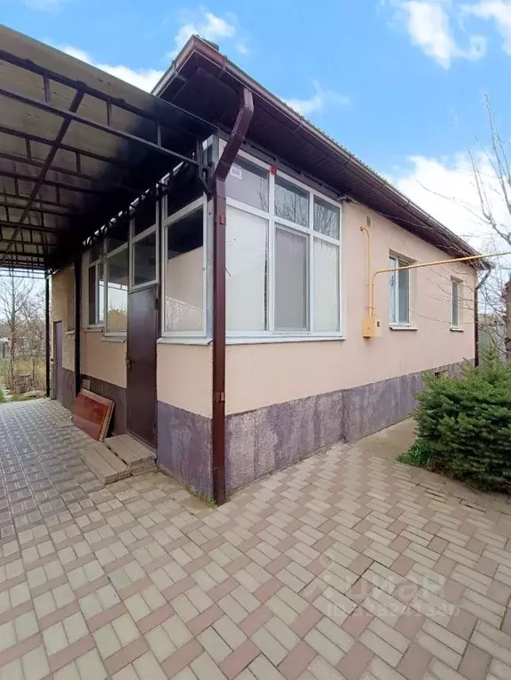 Дом в Краснодарский край, Краснодар пос. Знаменский, ул. Ясеневая, 26 ... - Фото 1