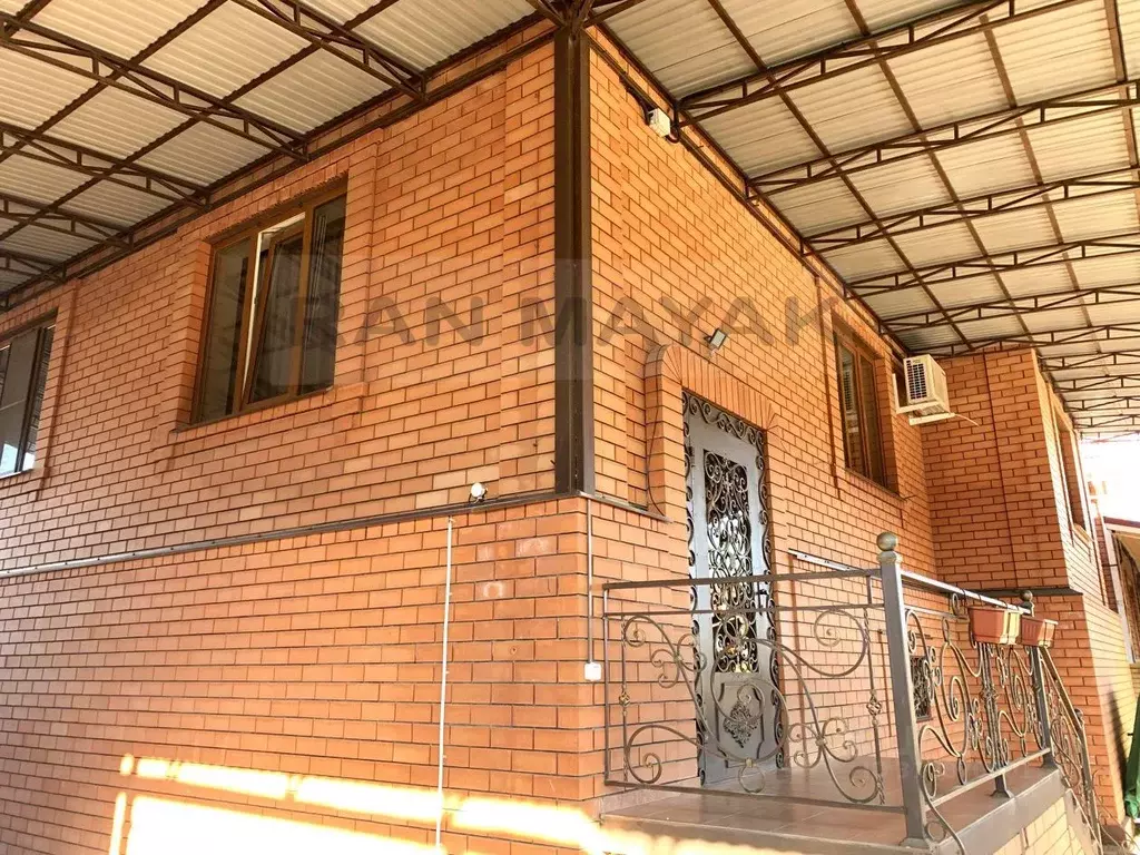 Дом в Адыгея, Майкоп Российская ул., 29 (253 м) - Фото 1