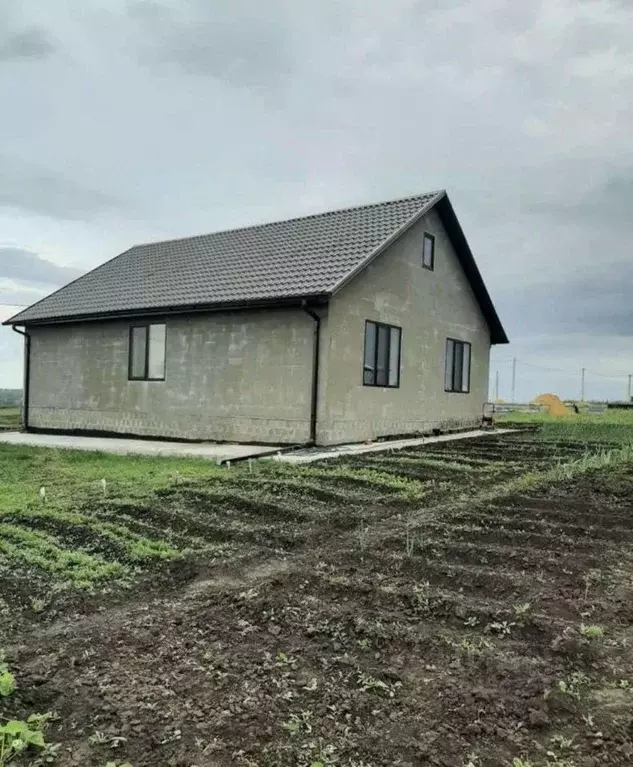 Дом в Белгородская область, Белгородский район, Пушкарское с/пос, с. ... - Фото 1