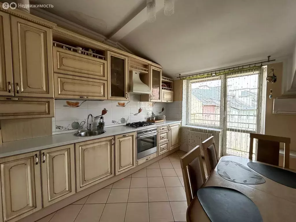 2-комнатная квартира: Калининград, улица Виктора Гакуна, 9 (70 м) - Фото 1