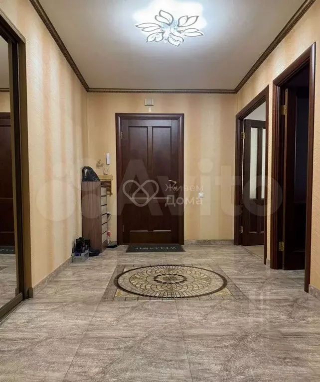 3-к. квартира, 95 м, 4/10 эт. - Фото 0