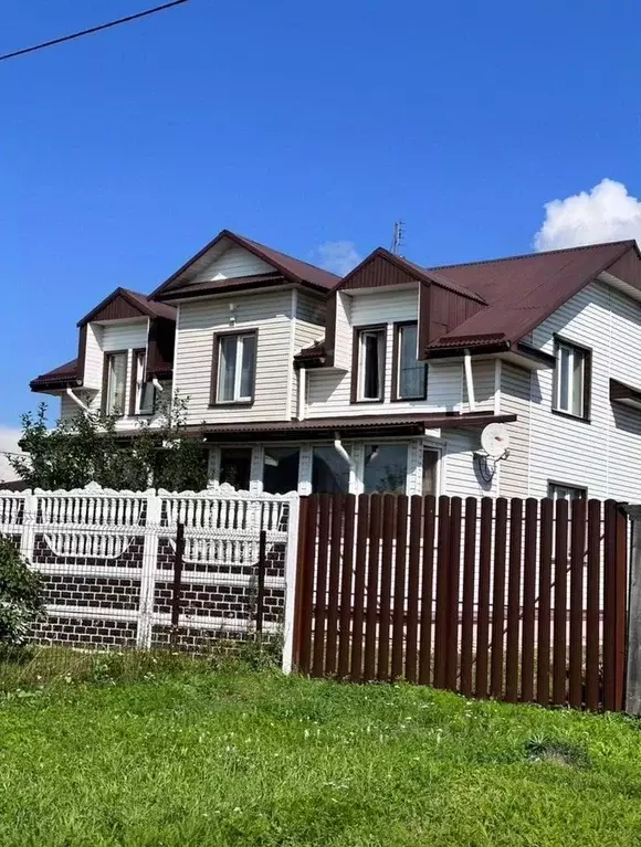 Дом в Иркутская область, Иркутский муниципальный округ, с. Хомутово ... - Фото 0