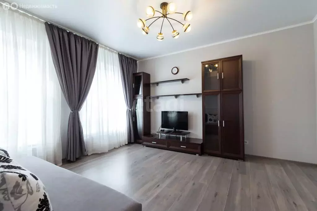 1-комнатная квартира: Калининград, улица Сержанта Мишина, 68Б (33 м) - Фото 1