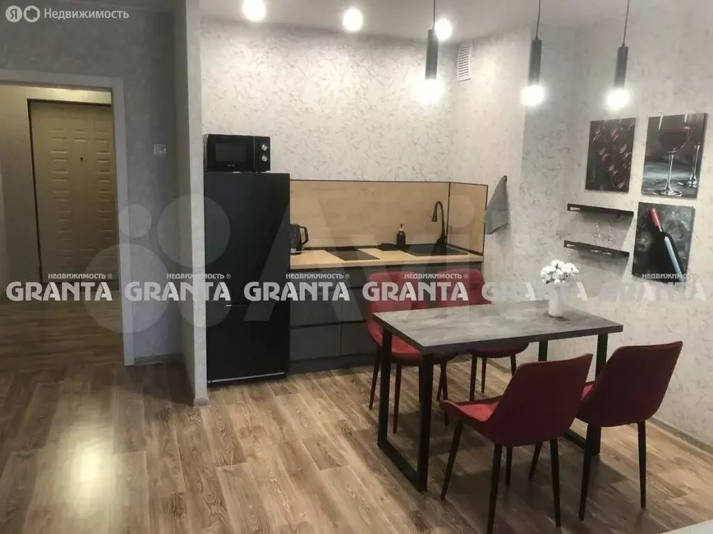 Квартира-студия: Красноярск, улица Дубровинского, 110А (36 м) - Фото 2