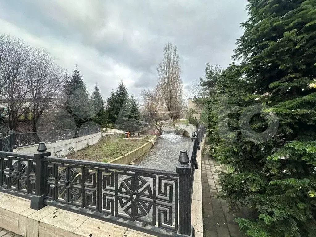 1-к. квартира, 46 м, 2/5 эт. - Фото 1