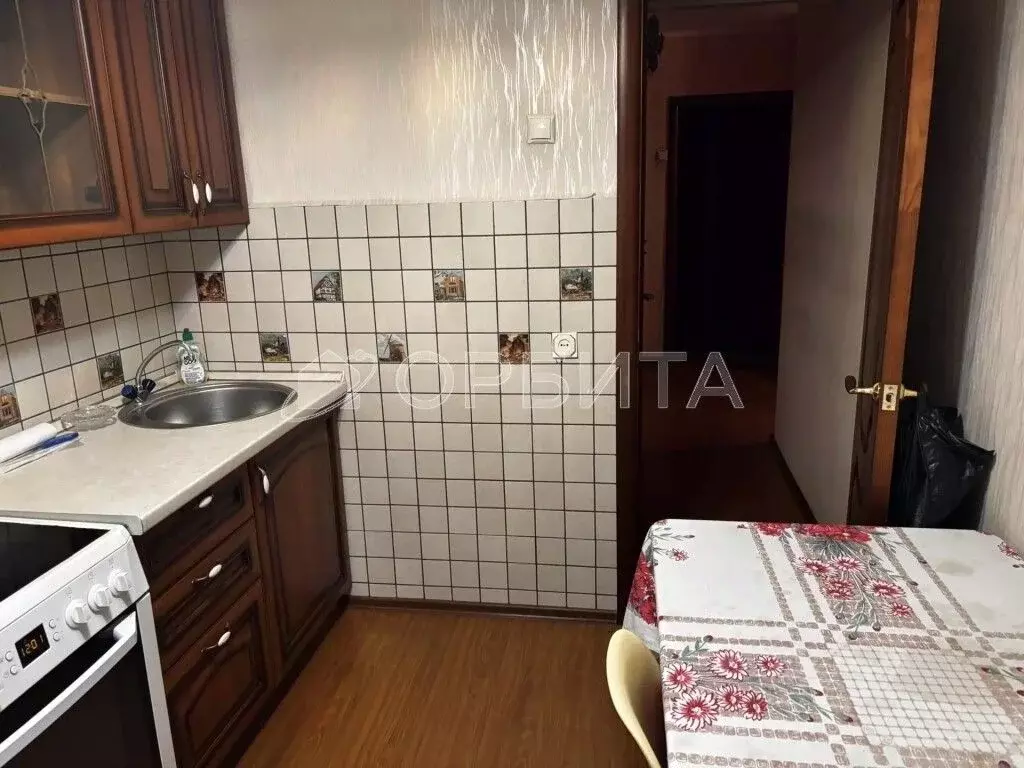 3-к кв. Тюменская область, Тюмень Амурская ул., 68 (57.9 м) - Фото 2