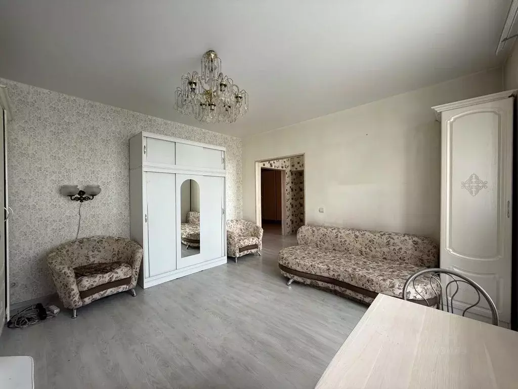 2-к кв. Хакасия, Абакан ул. Кирова, 99Б (75.6 м) - Фото 0
