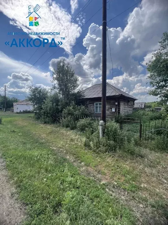 Дом в Алтайский край, Шипуновский район, Зеркальский сельсовет, с. ... - Фото 1