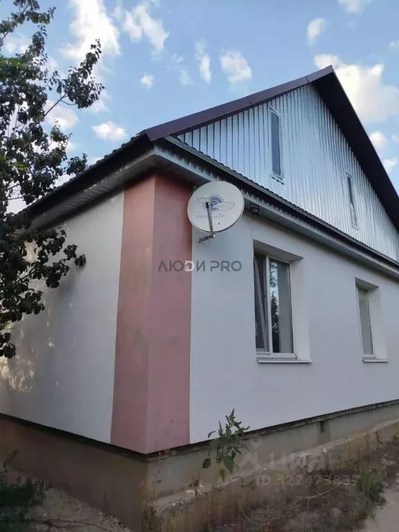 Дом в Саратовская область, Тарханы ст. ул. Садовая, 3А (99 м) - Фото 1