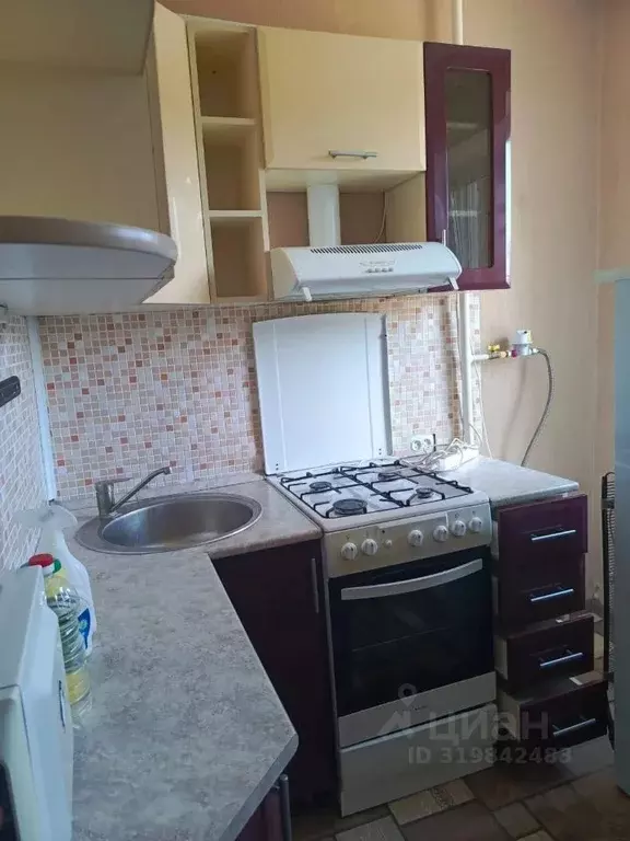 2-к кв. Белгородская область, Старый Оскол Молодогвардеец мкр, 16 ... - Фото 0