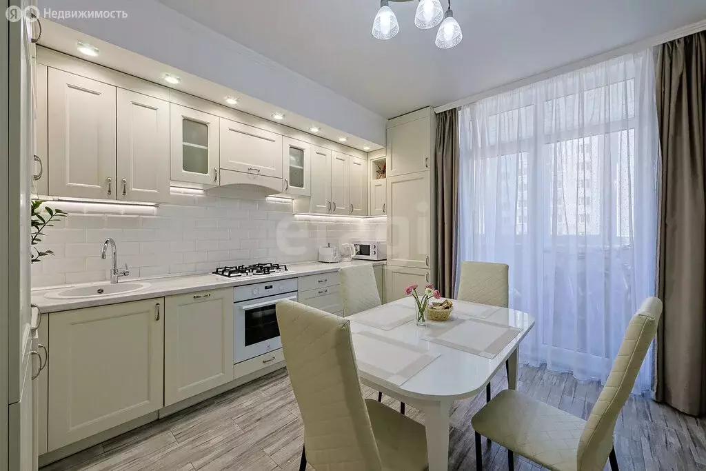 3-комнатная квартира: Калининград, улица Виктора Денисова, 24 (90.5 м) - Фото 2
