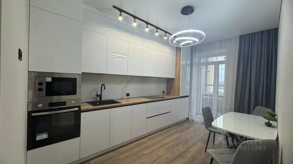 2-к кв. Омская область, Омск ул. А.Н. Кабанова, 2 (58.0 м) - Фото 0