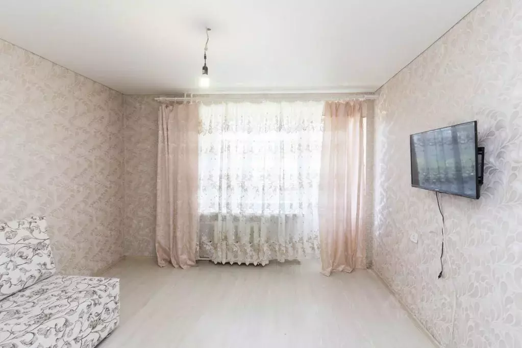 1-к кв. Тюменская область, Тюмень ул. Боровская, 8 (34.4 м) - Фото 0