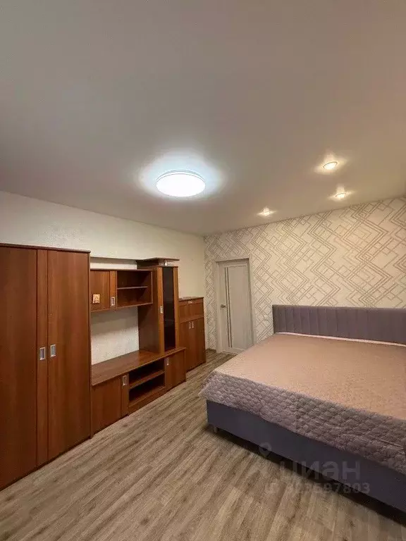 1-к кв. Свердловская область, Екатеринбург ул. Очеретина, 11 (37.0 м) - Фото 1