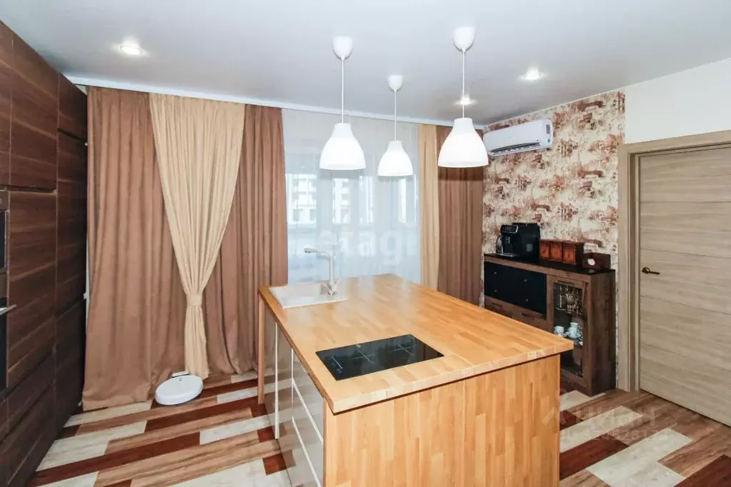 2-к кв. Тюменская область, Тюмень ул. Павла Шарова, 12А (64.0 м) - Фото 1