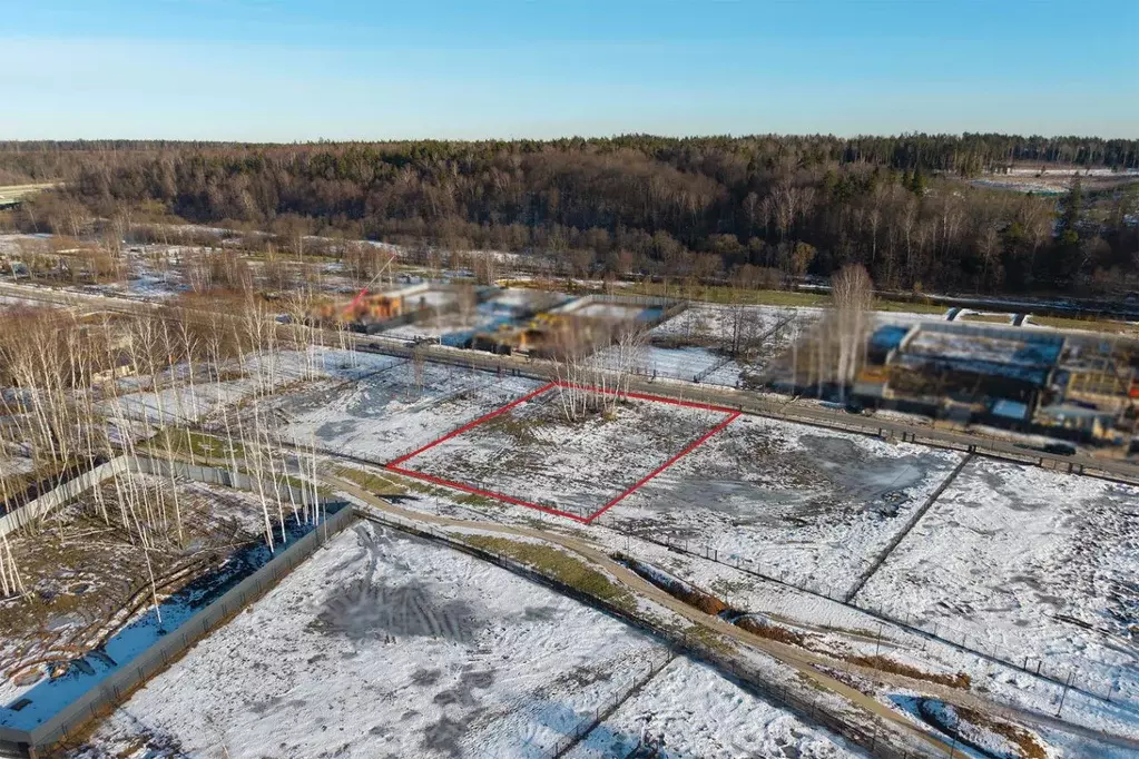 Участок в Московская область, Красногорск городской округ, д. ... - Фото 0