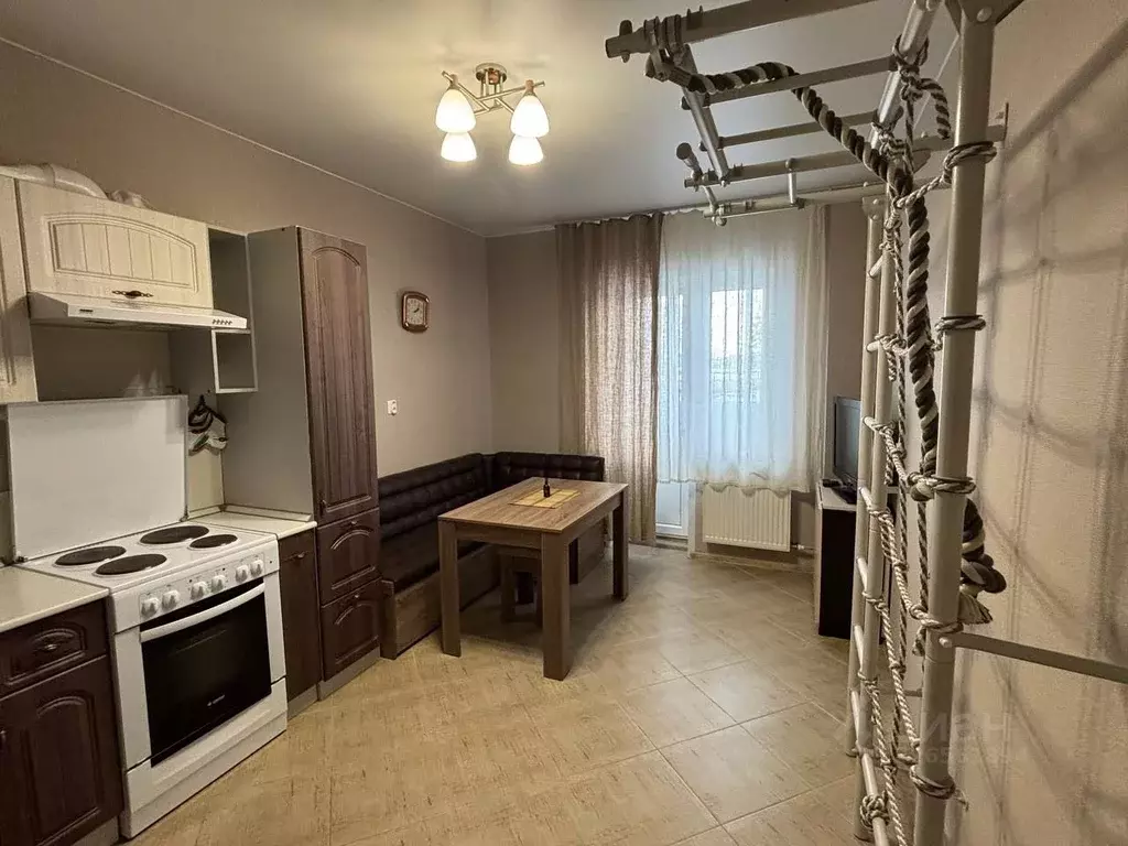 1-к кв. Ленинградская область, Кингисепп ул. Воровского, 50к2 (48.8 м) - Фото 2