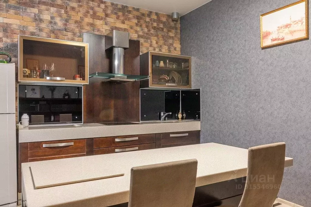 Дом в Свердловская область, Екатеринбург Застава ДНТ, 12 (240 м) - Фото 1
