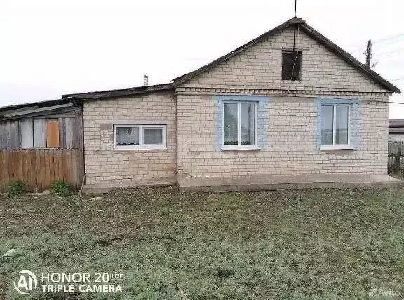 Дом в Самарская область, Хворостянка с/пос, с. Чувичи ул. Московская, ... - Фото 1