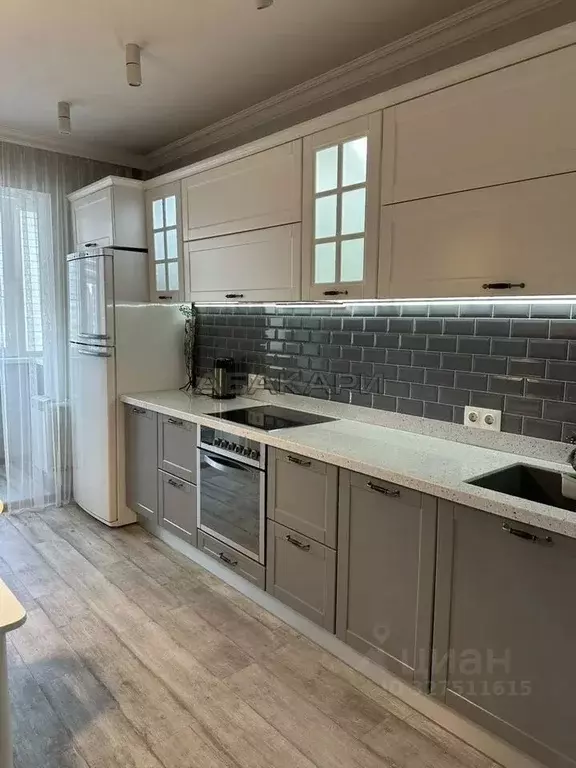 3-к кв. Красноярский край, Красноярск ул. Щорса, 43 (82.0 м) - Фото 1