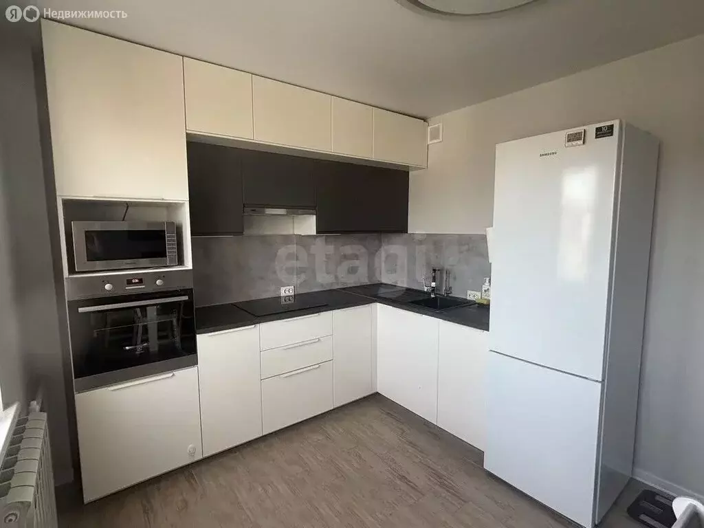 2-комнатная квартира: Миасс, улица Нахимова, 3 (65 м) - Фото 1