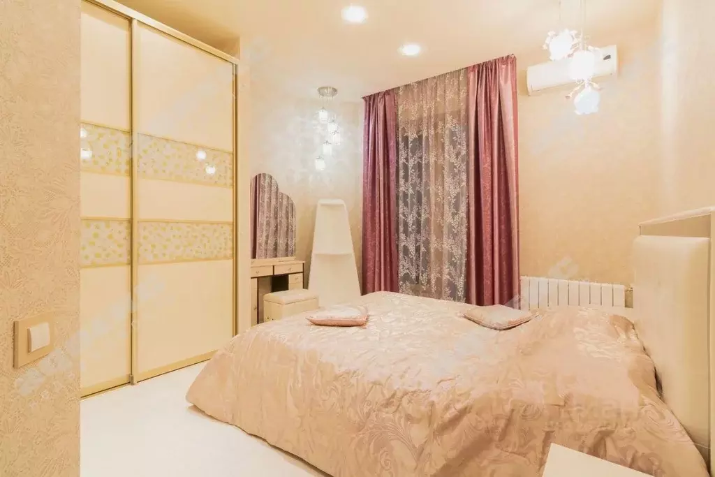 1-к кв. Санкт-Петербург 10-я Васильевского острова линия, 17к2 (78.1 ... - Фото 1