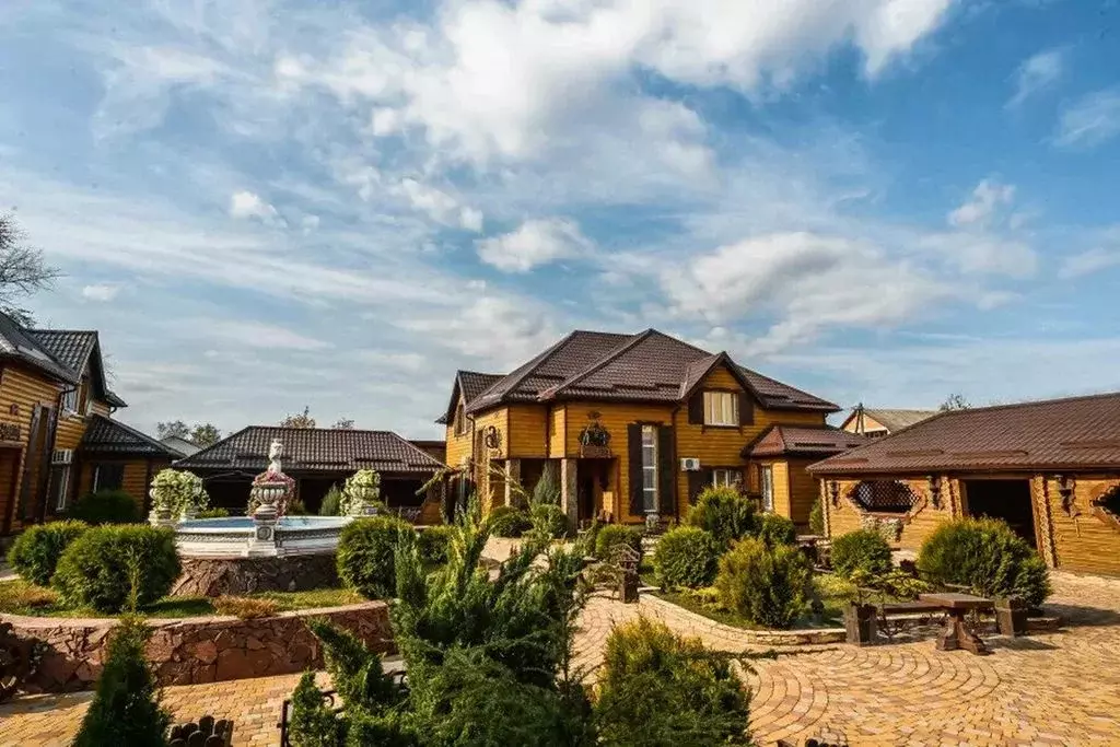 Дом в Брянская область, Брянск Волочаевская ул., 1Б (200 м) - Фото 1