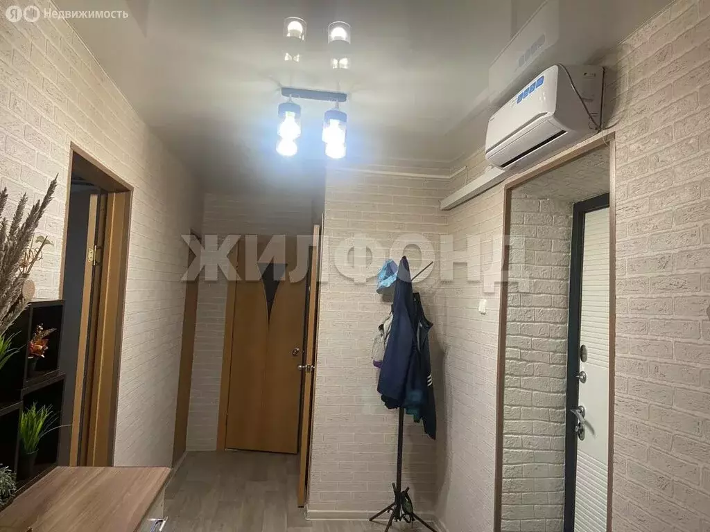 2-комнатная квартира: Чулым, Семафорная улица, 19 (48.4 м) - Фото 1