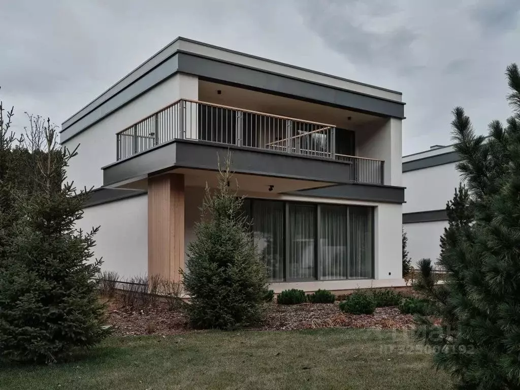 Дом в Алтай, Чемальский район, с. Чепош Родниковая ул., 84 (180 м) - Фото 1