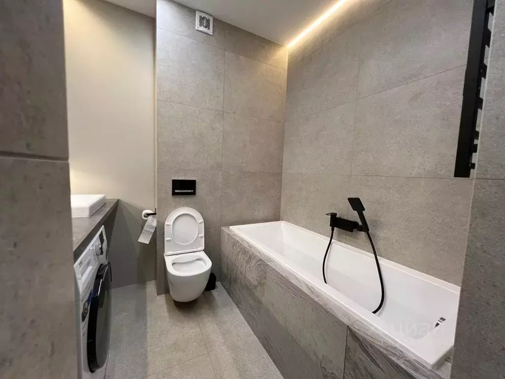 1-к кв. Татарстан, Казань ул. Николая Столбова, 1/3 (50.0 м) - Фото 2