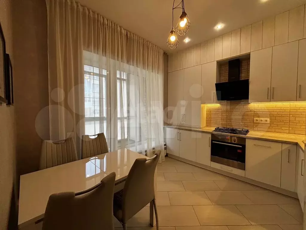 2-к. квартира, 69 м, 1/3 эт. - Фото 1