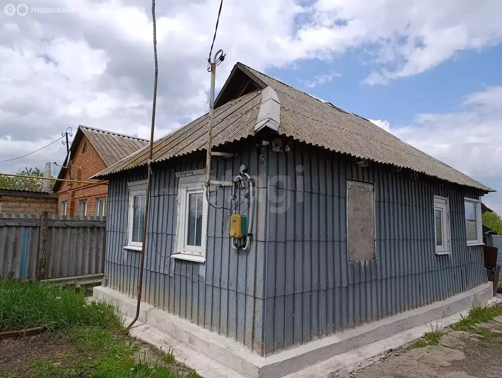 Дом в село Красная Поляна, улица Гагарина (30 м) - Фото 1