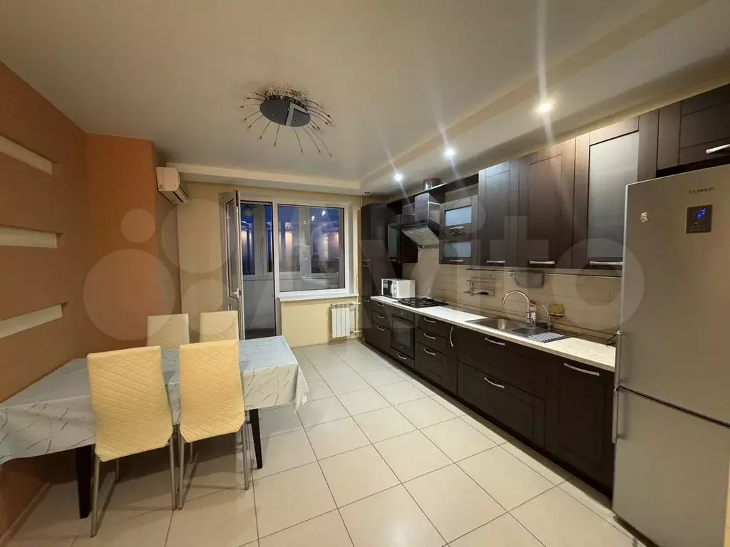 2-к. квартира, 70 м, 7/15 эт. - Фото 0