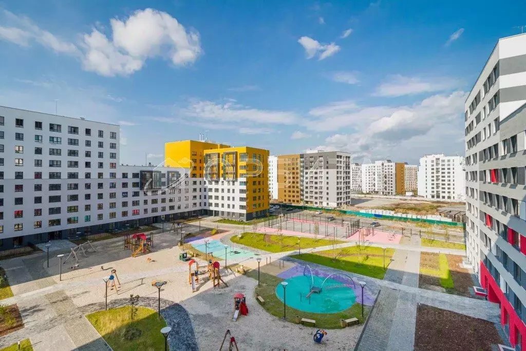 2-к кв. Тюменская область, Тюмень Рощино мкр, ул. Александра ... - Фото 2