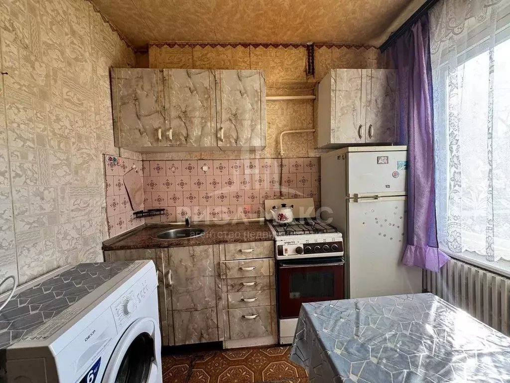 1-к кв. Брянская область, Брянск ул. Камозина, 37 (31.1 м) - Фото 2