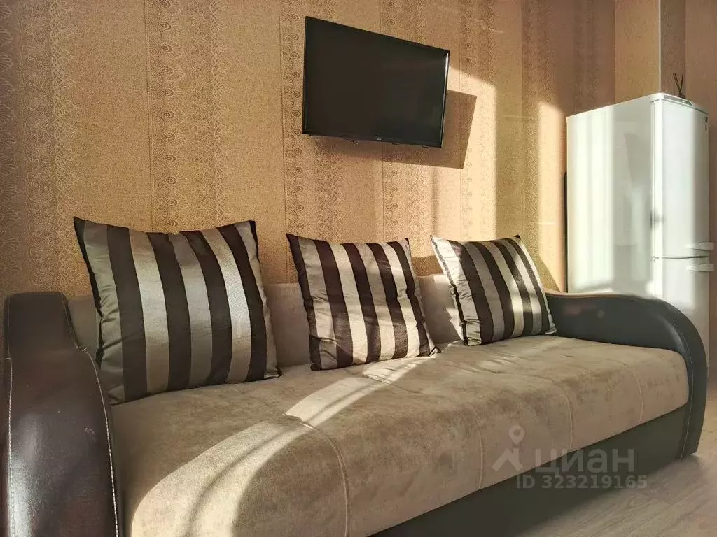 1-к кв. Тюменская область, Тюмень ул. Федюнинского, 64 (33.0 м) - Фото 2