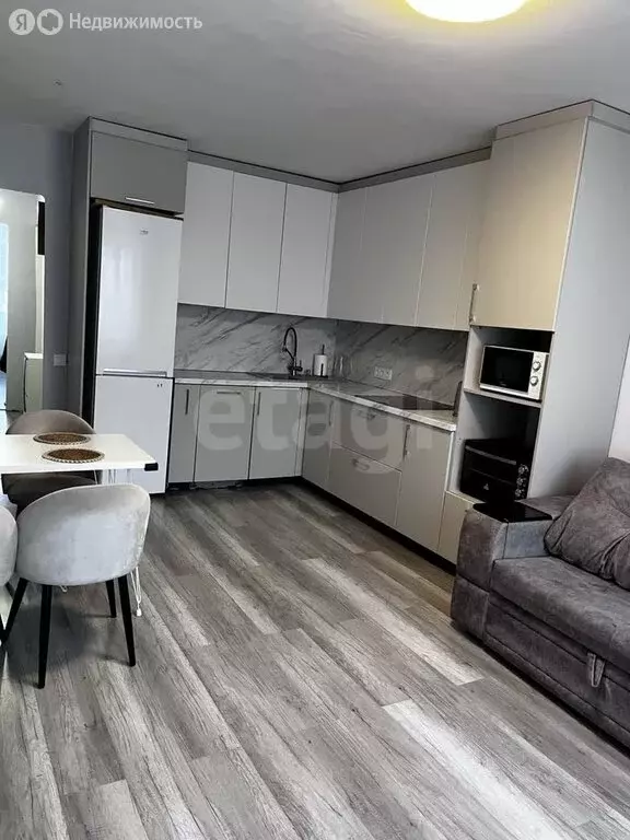 1-комнатная квартира: Тюмень, улица Валентины Трофимовой, 7 (42.4 м) - Фото 2