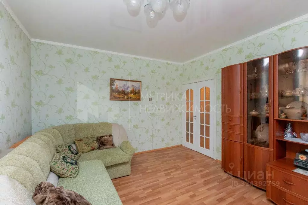 2-к кв. Тюменская область, Тюмень ул. Монтажников, 8 (57.2 м) - Фото 1