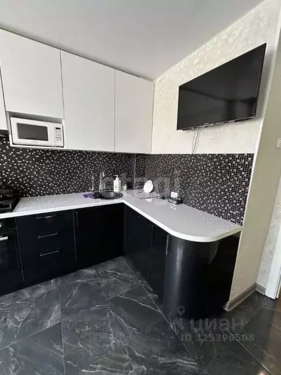 3-к кв. Саха (Якутия), Якутск ул. Хабарова, 23/1 (65.4 м) - Фото 1