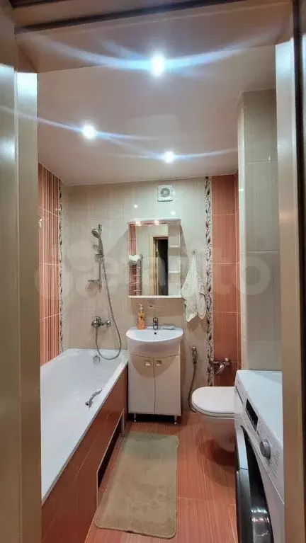 2-к. квартира, 60 м, 4/8 эт. - Фото 0