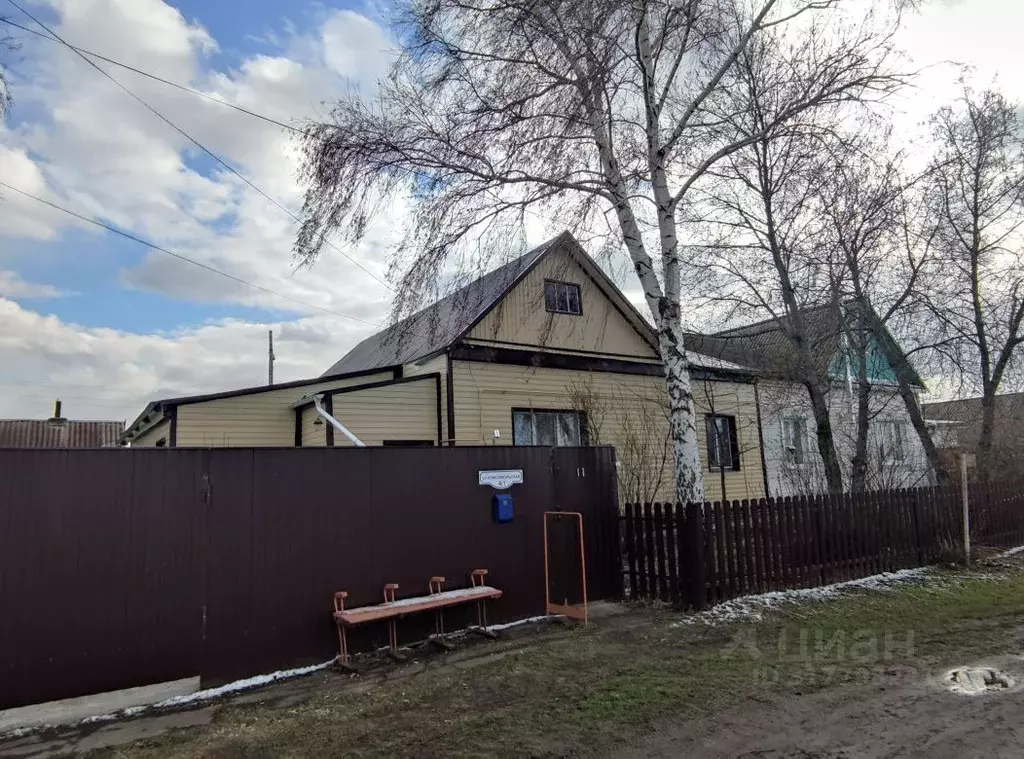 Дом в Омская область, Марьяновка рп ул. Комсомольская (93 м) - Фото 1