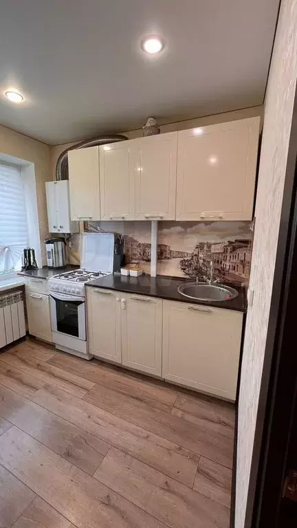 2-к. квартира, 43 м, 5/5 эт. - Фото 0