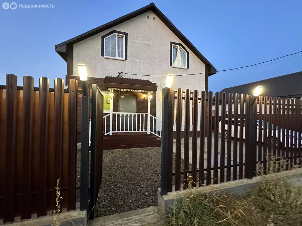 Дом в село Мамоны, Тополиная улица, 42А (180 м) - Фото 1